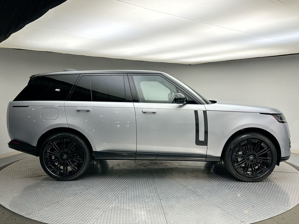 Thumbnail: 2025 Land Rover Range Rover - 4