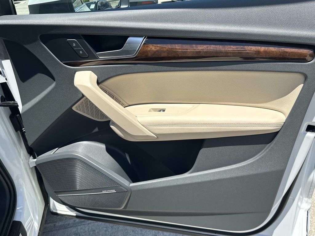 Thumbnail: 2019 Audi Q5 - 10