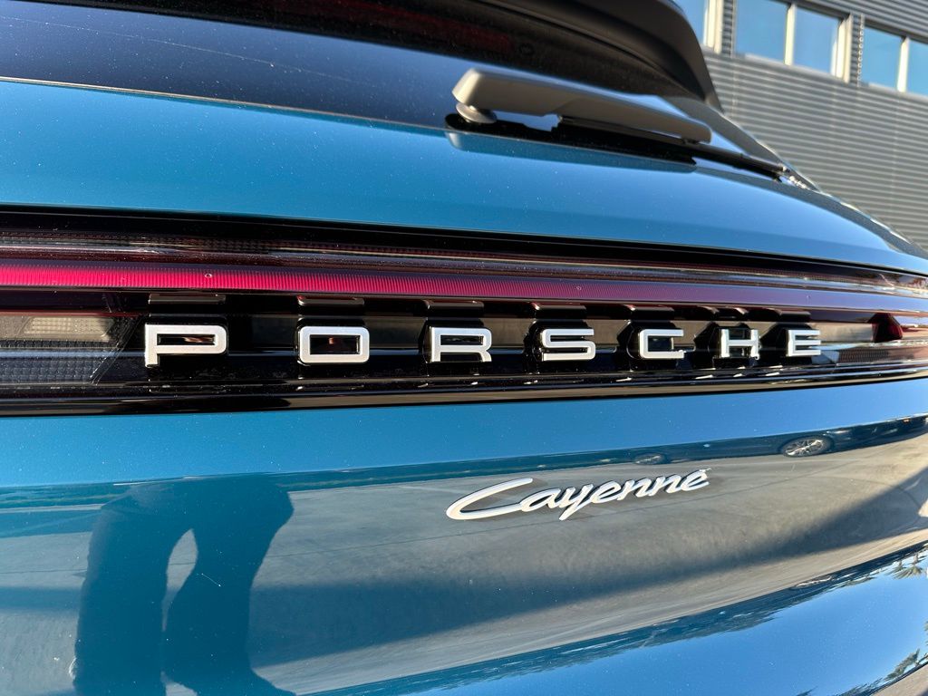 Thumbnail: 2026 Porsche Cayenne - 14