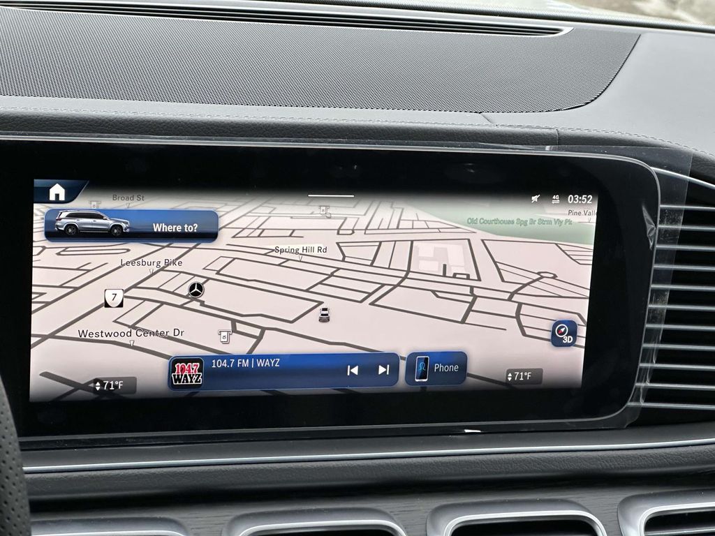 2025 Mercedes-Benz GLS 580 9