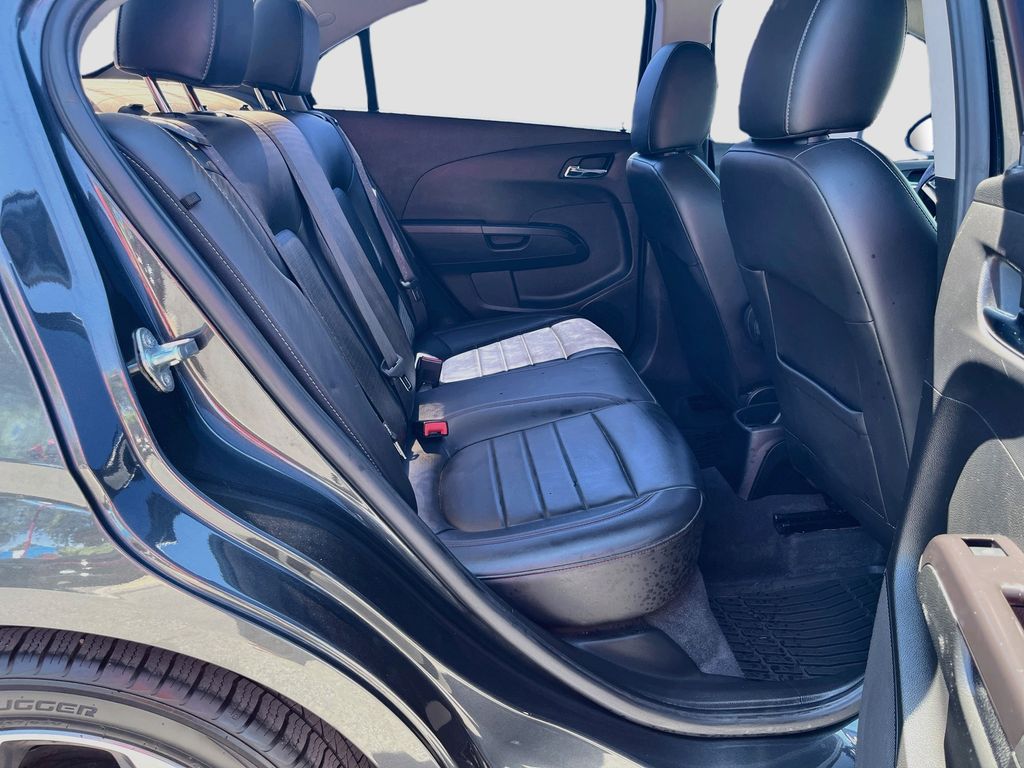 Used 2020 Gray Chevrolet Premier image 24