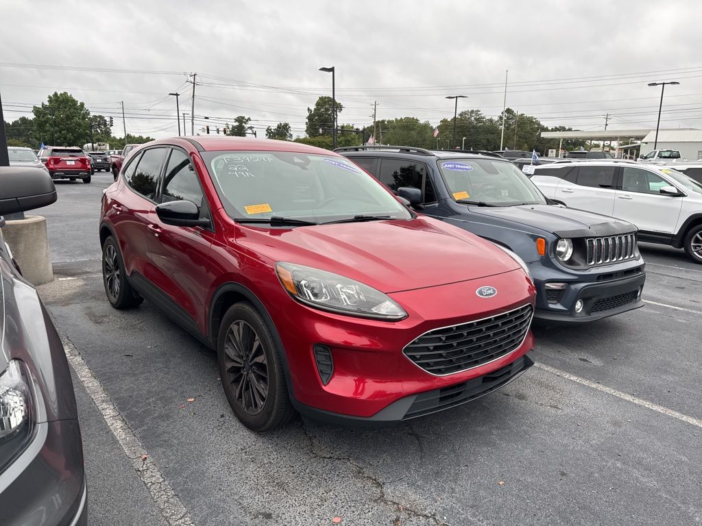 2022 Ford Escape SE Sport photo 2