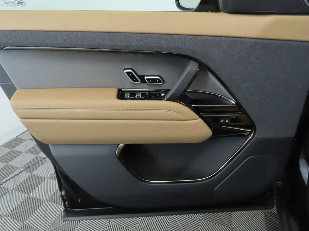 2025 Land Rover Range Rover Sport SE 26