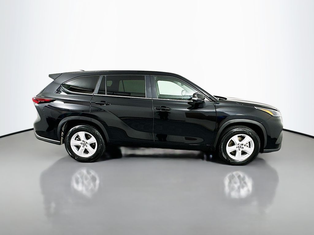 Thumbnail: 2025 Toyota Highlander - 4