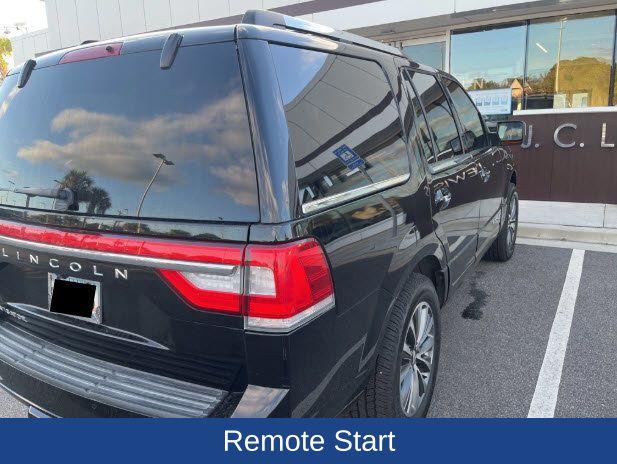 2017 Lincoln Navigator Select