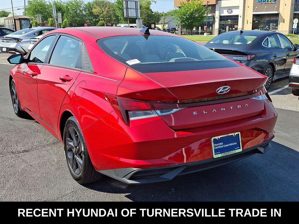 Thumbnail: 2022 Hyundai Elantra - 5