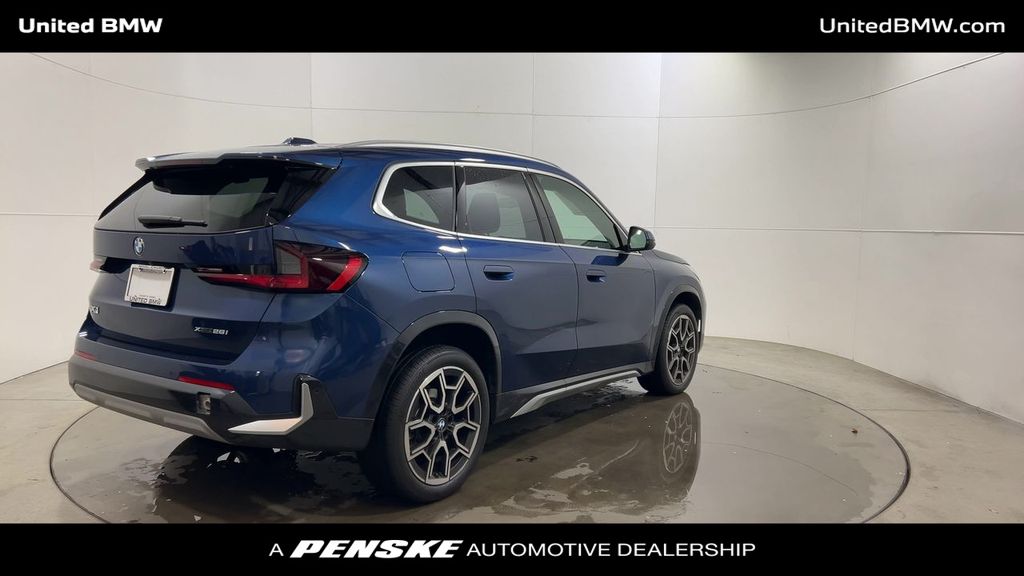 Thumbnail: 2025 BMW X1 - 8