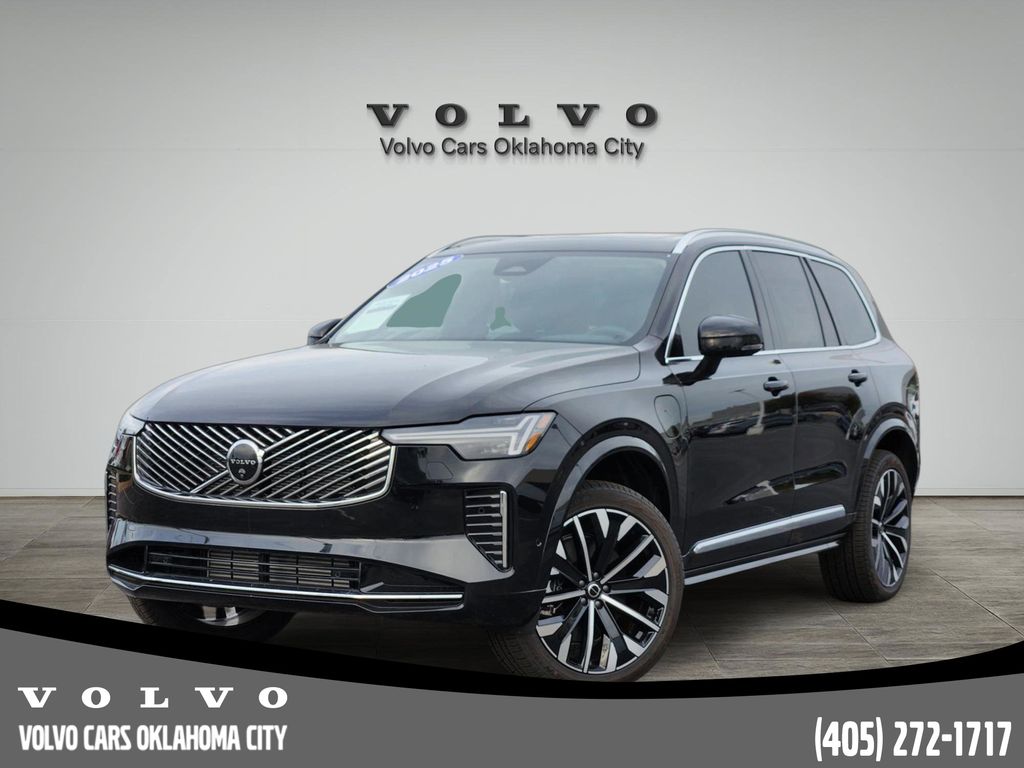 2025 Volvo XC90 Plus's photo
