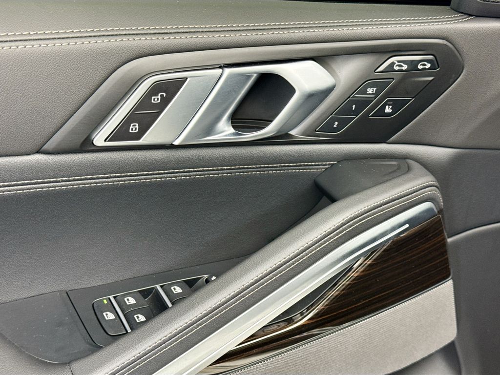 Thumbnail: 2025 BMW X6 - 22