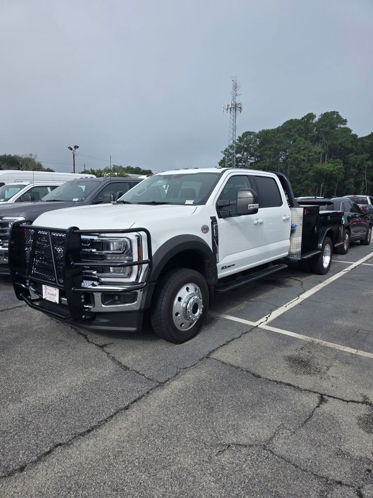 2025 Ford F-550 Chassis LARIAT
