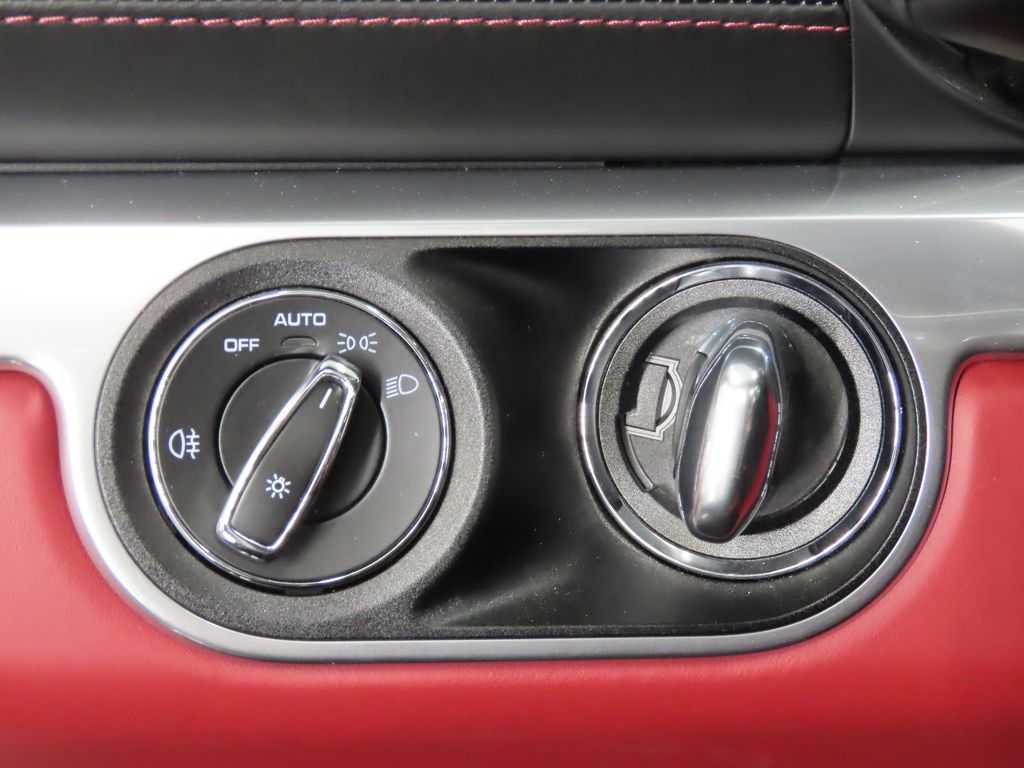 Thumbnail: 2021 Porsche 718 Boxster - 31