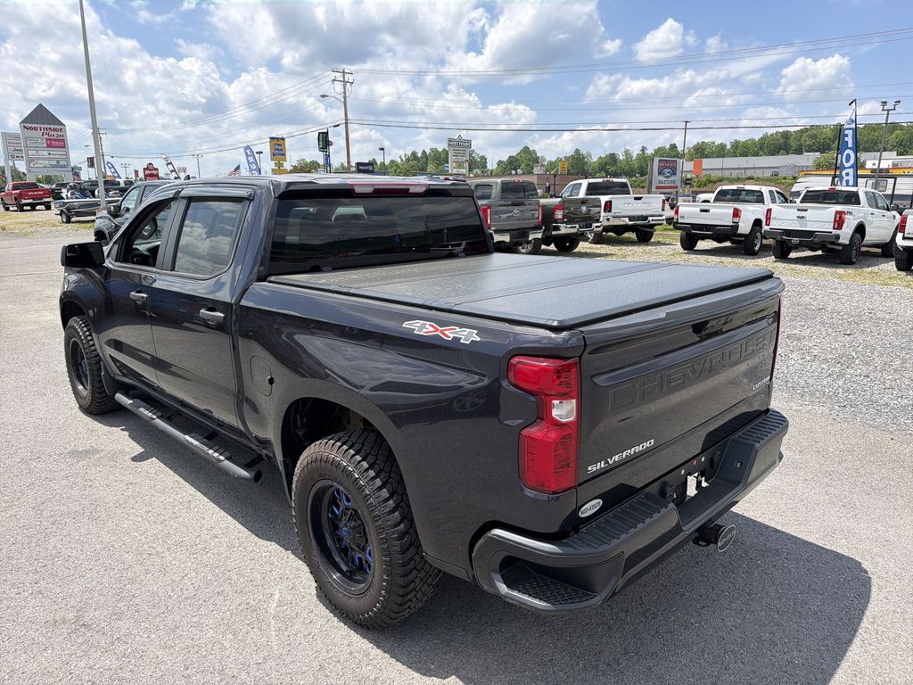 View vehicle photo 7