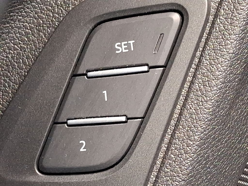 Thumbnail: 2022 Audi Q3 - 25