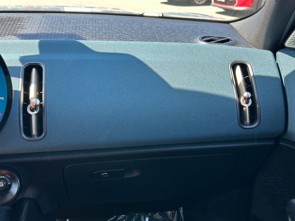 Thumbnail: 2025 MINI Cooper Countryman - 25