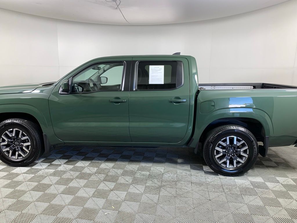 2024 Nissan Frontier SL photo 2
