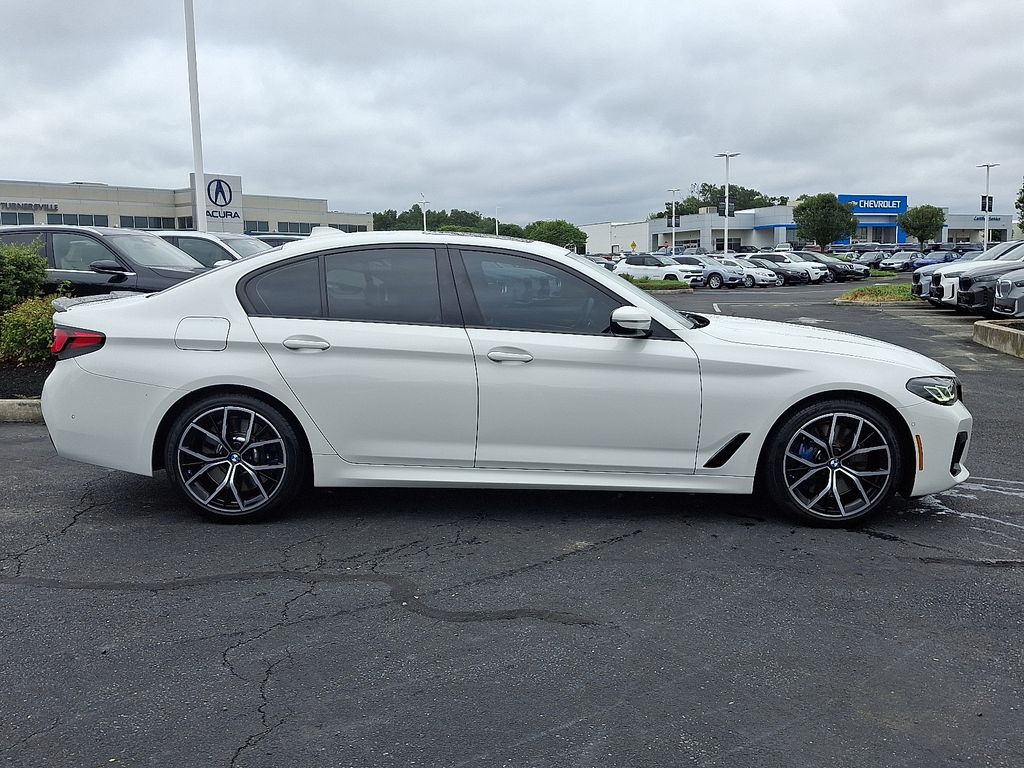Thumbnail: 2021 BMW 5 Series - 7