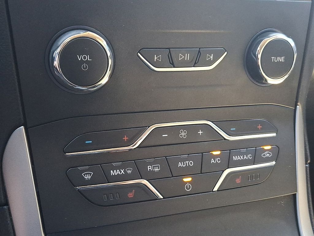 2020 Ford Edge SEL Black at Luther Ford