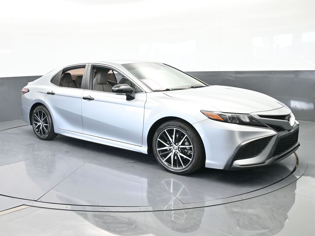 Used 2022 Silver Toyota SE image 8