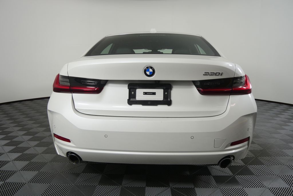 Thumbnail: 2024 BMW 3 Series - 4