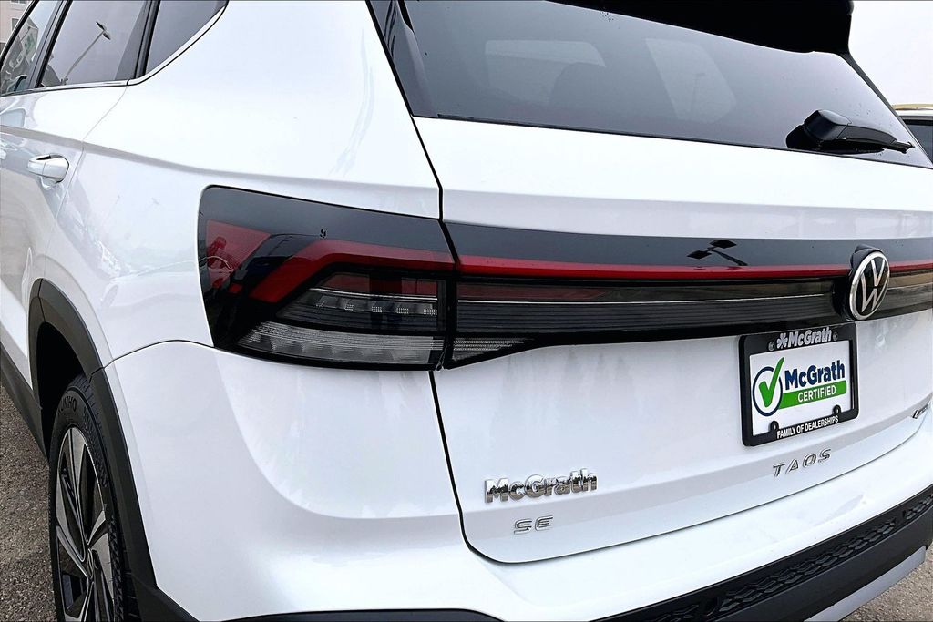 Certified Used 2026 White Volkswagen 1.5T SE image 22