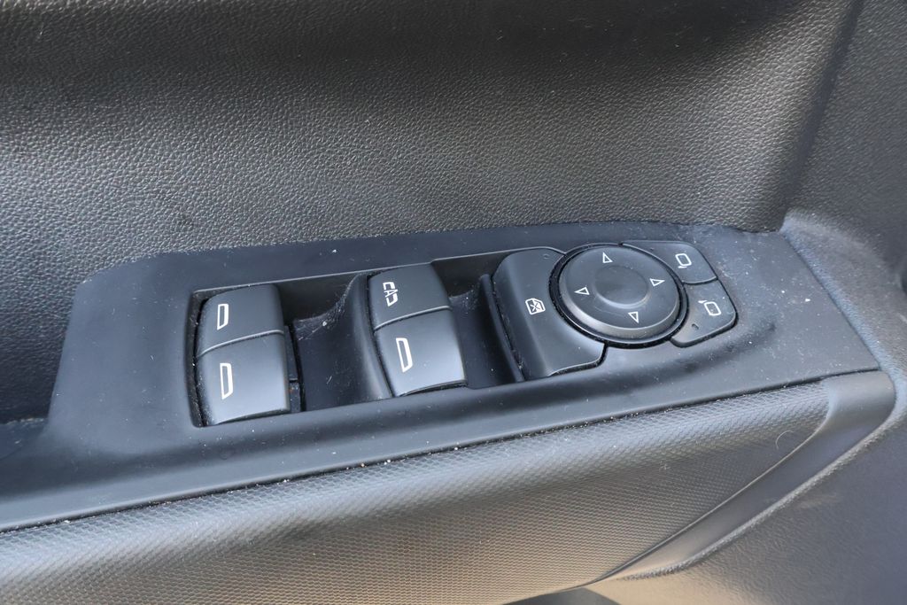 Thumbnail: 2022 Chevrolet Silverado 1500 - 16