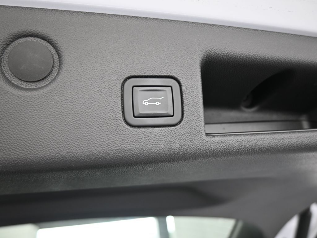 Used 2023 Iridescent Pearl Tricoat Chevrolet RS image 42