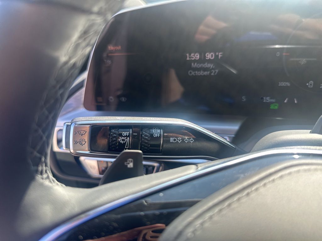 New 2026 Silver Cadillac Signature Luxury image 38