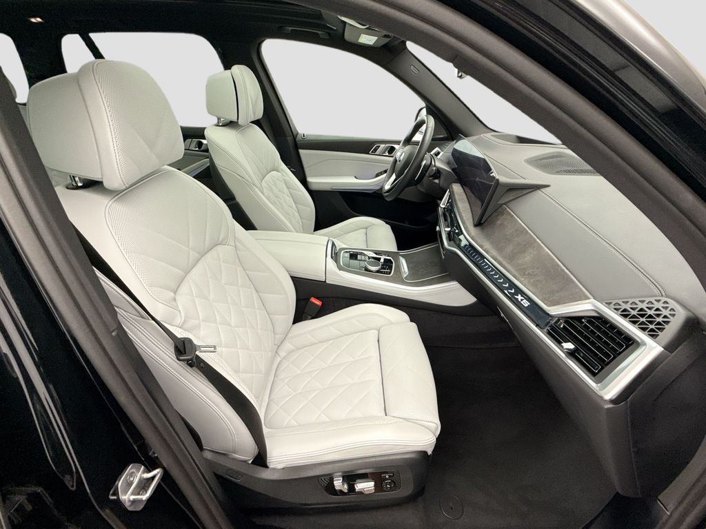 Thumbnail: 2026 BMW X5 - 19