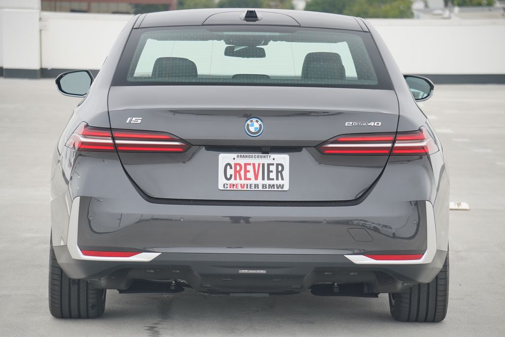 Thumbnail: 2026 BMW i5 - 6