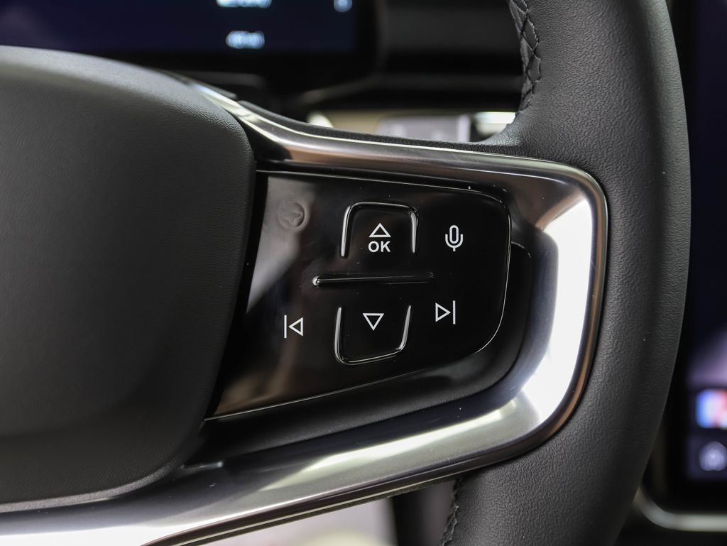 Thumbnail: 2025 Volvo EX90 - 12