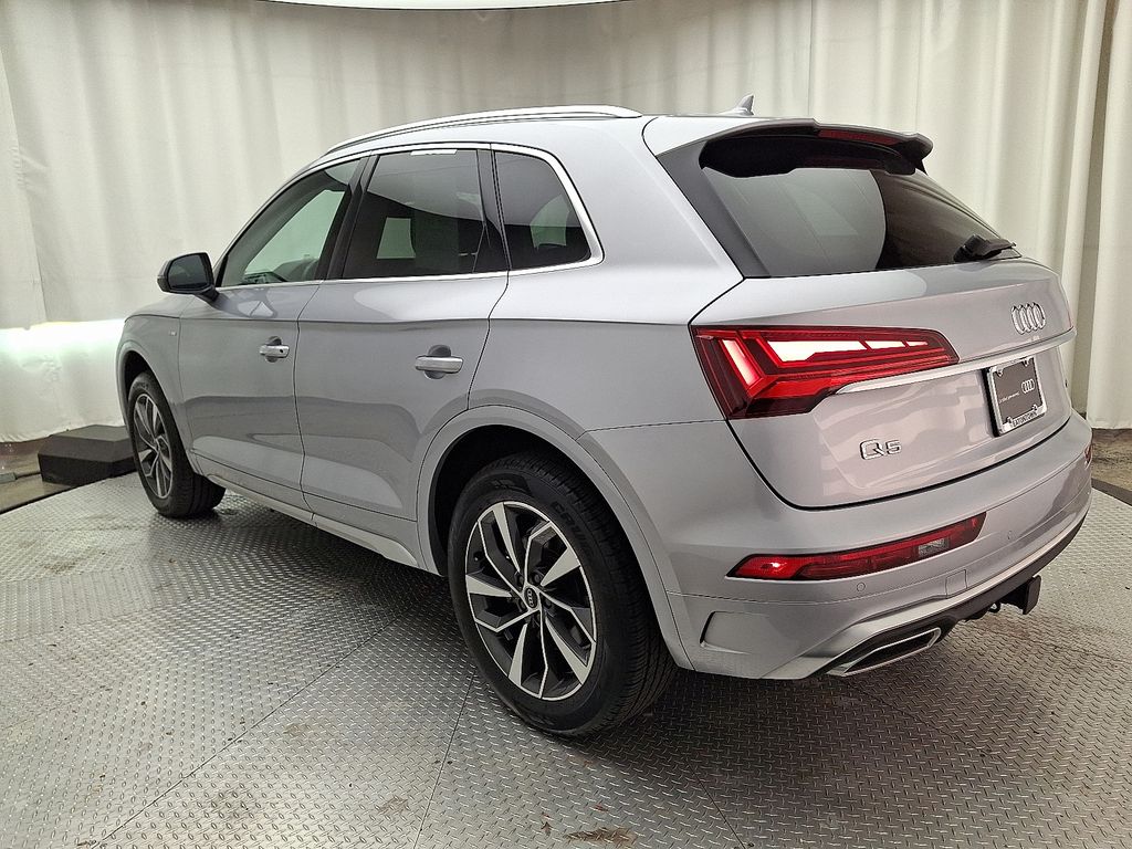 Thumbnail: 2023 Audi Q5 - 6