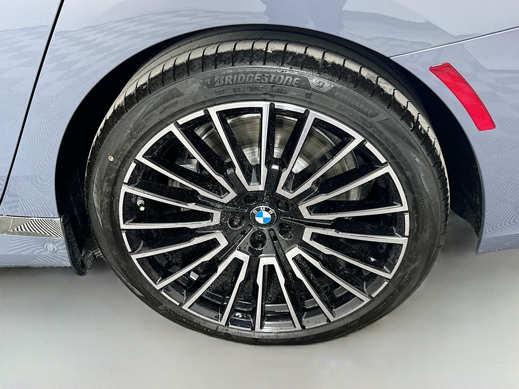 Thumbnail: 2025 BMW i7 - 23