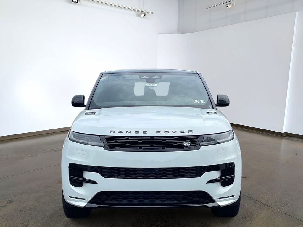 New 2026 White Land Rover Dynamic SE image 2