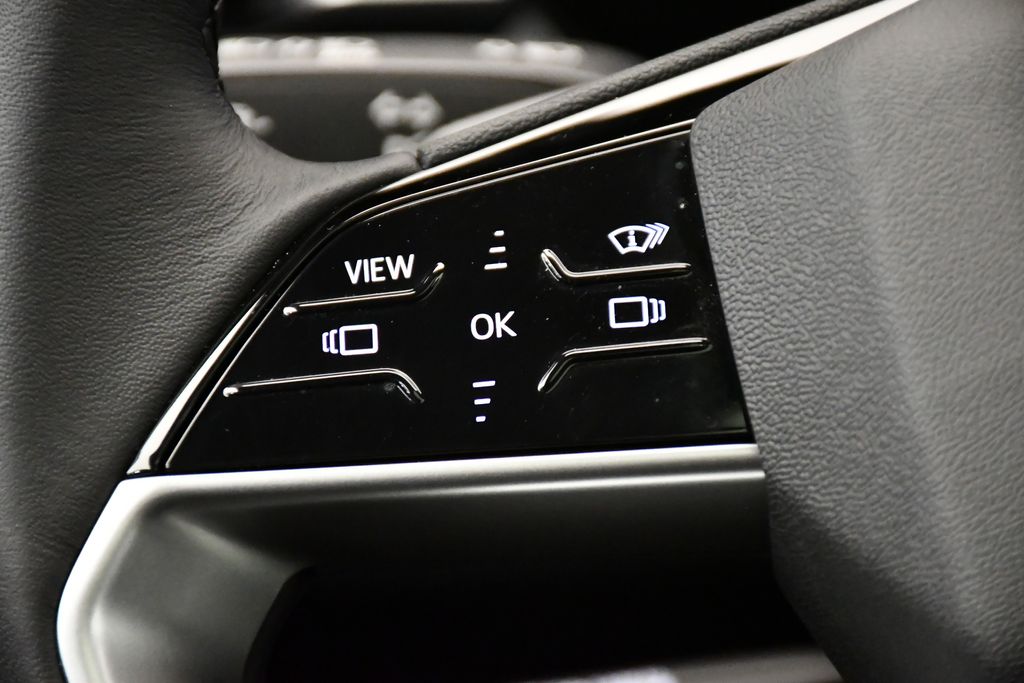 Thumbnail: 2025 Audi Q6 e-tron - 22