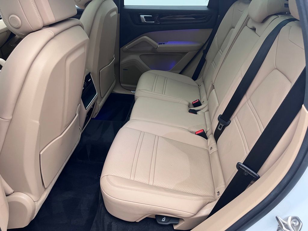 2022 Porsche Cayenne  25