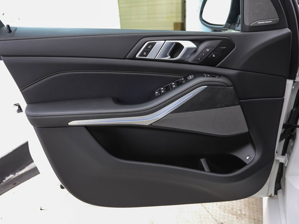 Thumbnail: 2024 BMW X5 - 9
