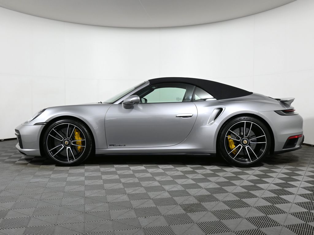 2022 Porsche 911 Turbo S 2