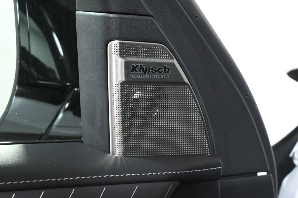 Thumbnail: 2026 INFINITI QX80 - 25