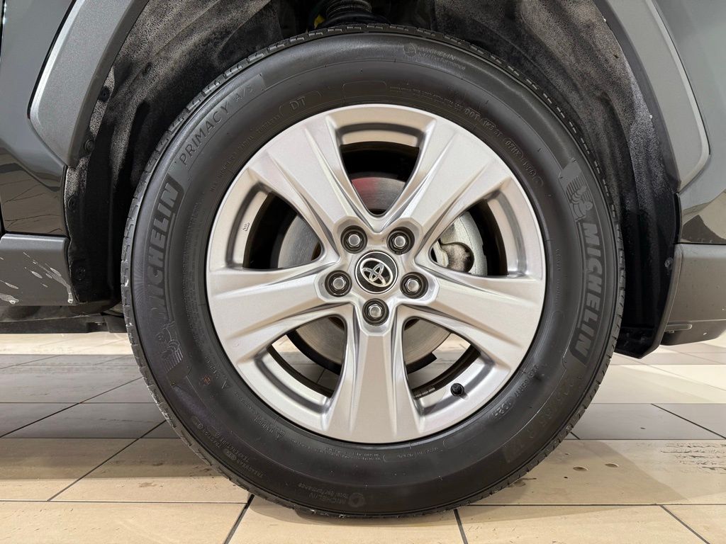 Thumbnail: 2025 Toyota RAV4 - 9