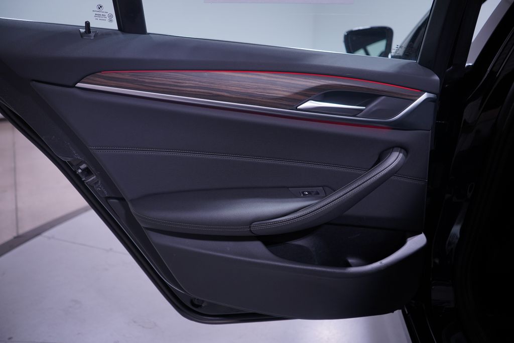 Thumbnail: 2022 BMW 5 Series - 15