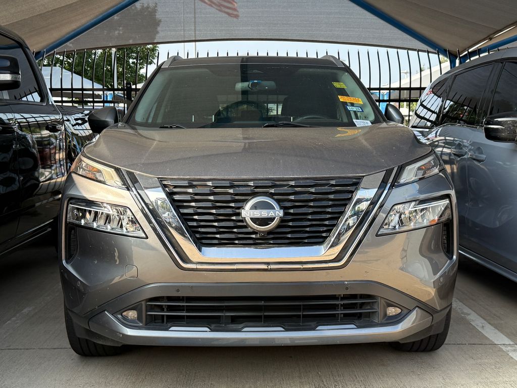 Used 2022 Gray Nissan SL image 2