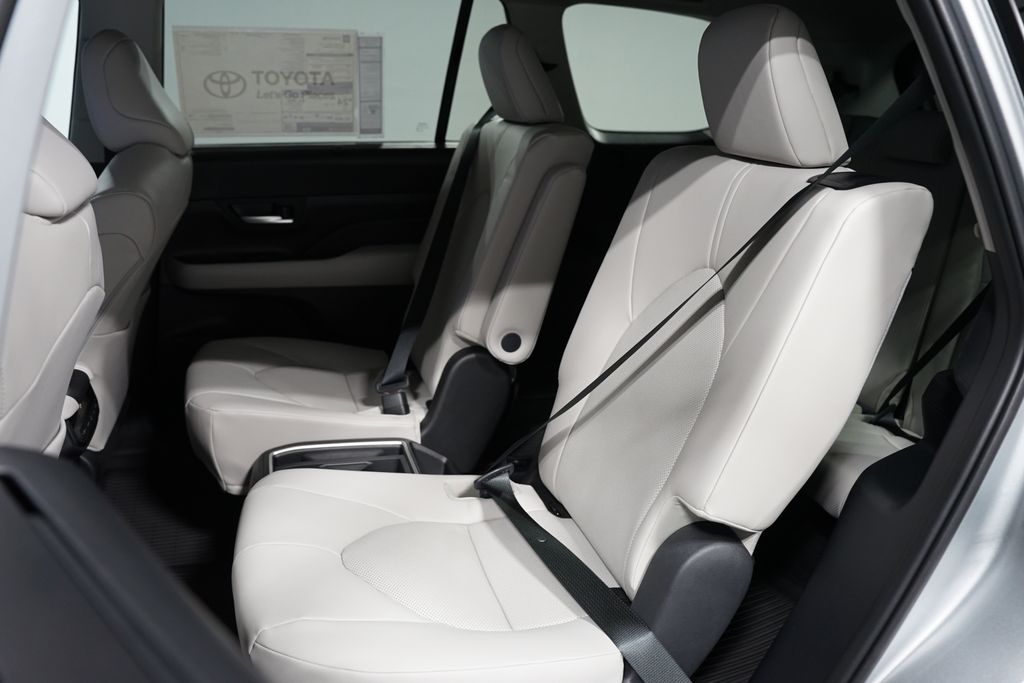 Thumbnail: 2026 Toyota Grand Highlander - 28