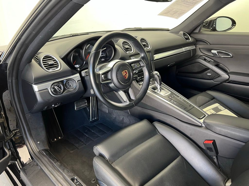 Thumbnail: 2017 Porsche 718 Cayman - 4