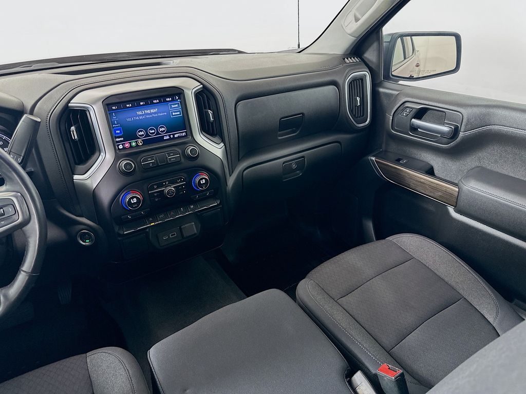 Thumbnail: 2019 Chevrolet Silverado 1500 - 22