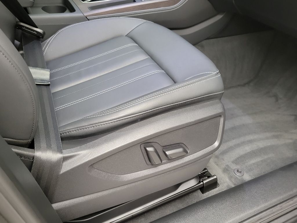 Thumbnail: 2023 Audi Q5 - 13