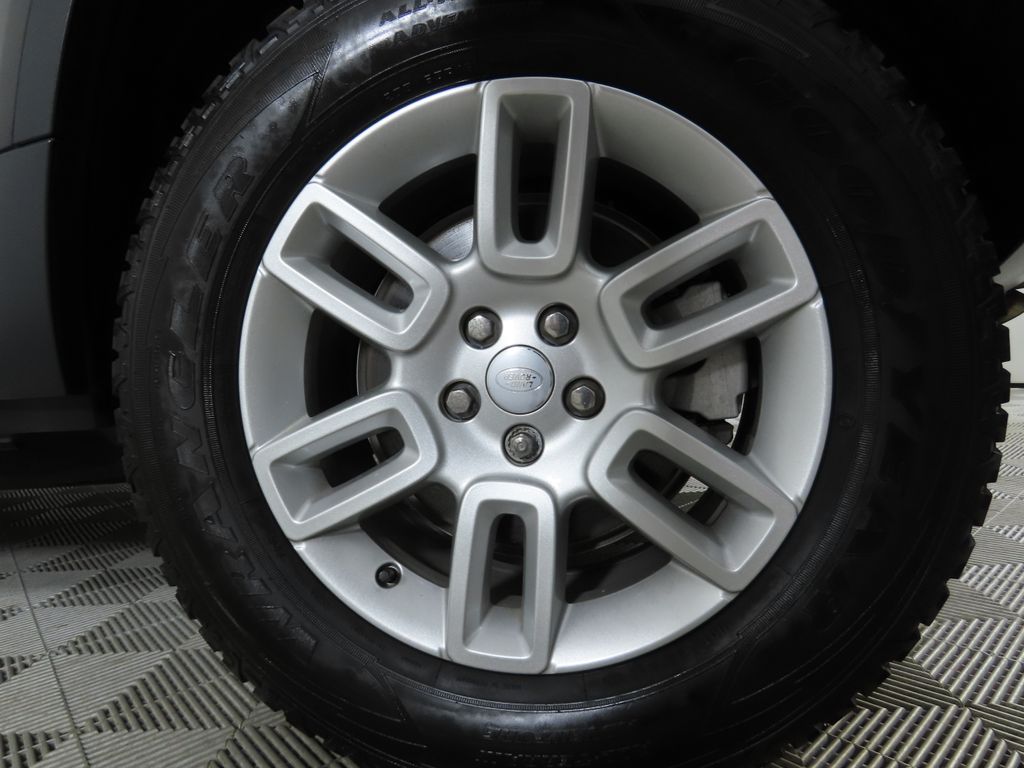 2024 Land Rover Defender 110 31
