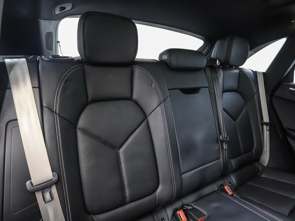 Thumbnail: 2023 Porsche Macan - 26