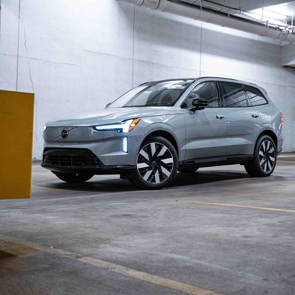 2026 Volvo EX90