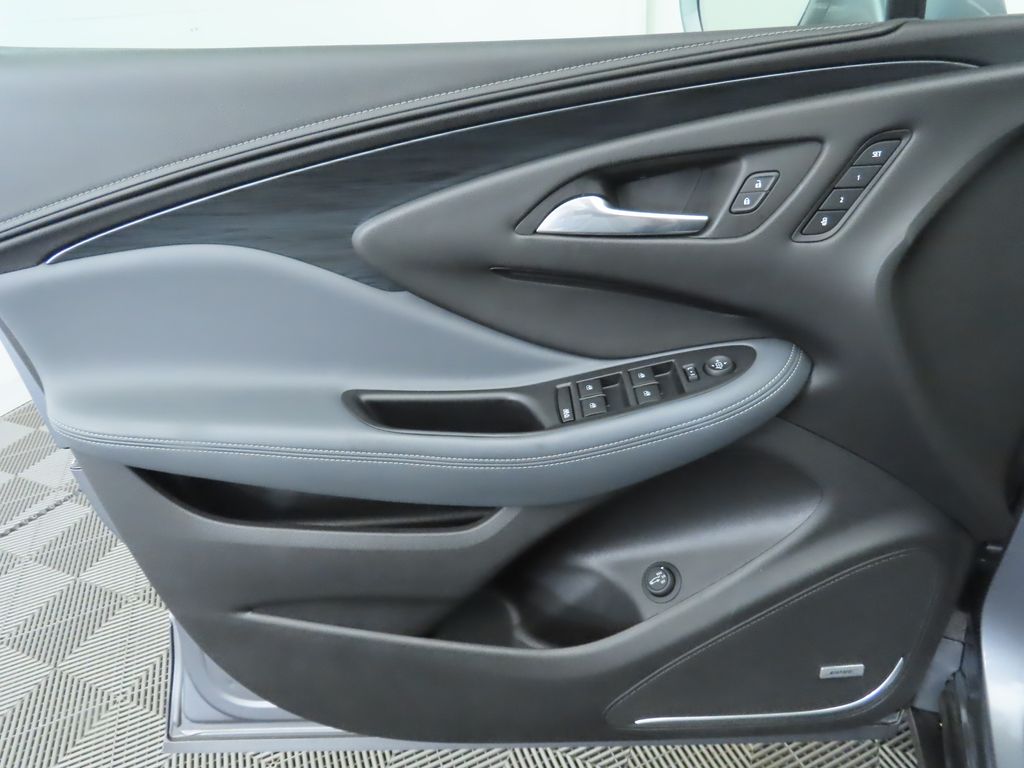 2020 Buick Envision Premium I 25