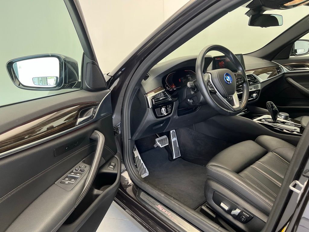 2020 BMW 5 Series 540i 23